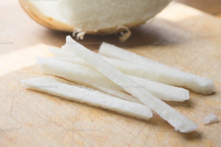 What Does Jicama Taste Like? Crisp, Sweet, and Nutty Magic
