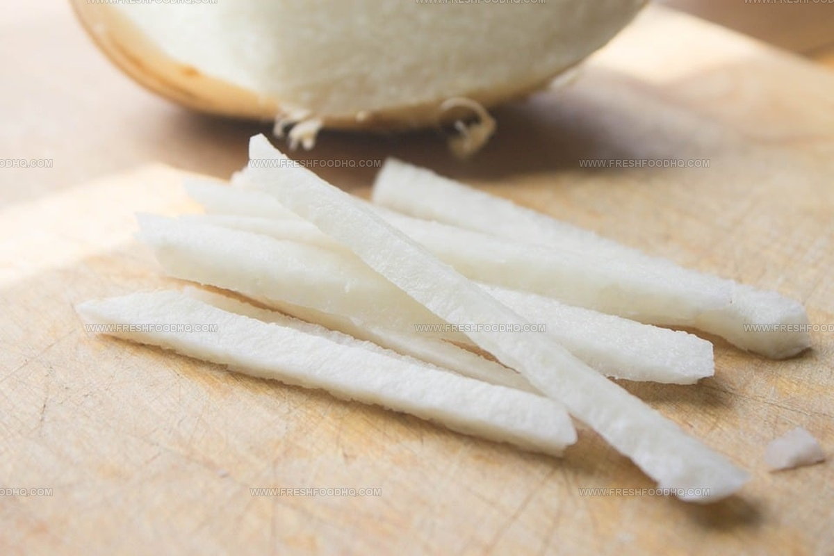 What Does Jicama Taste Like? Crisp, Sweet, and Nutty Magic