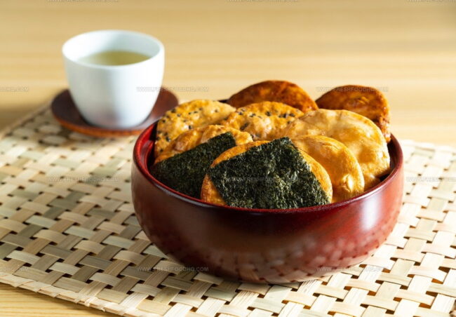 What Types of Rice Are Used in Snacks Like Senbei and Mochi?